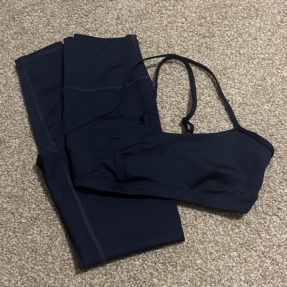 Alo Yoga Airlift navy bra and leggings set in small